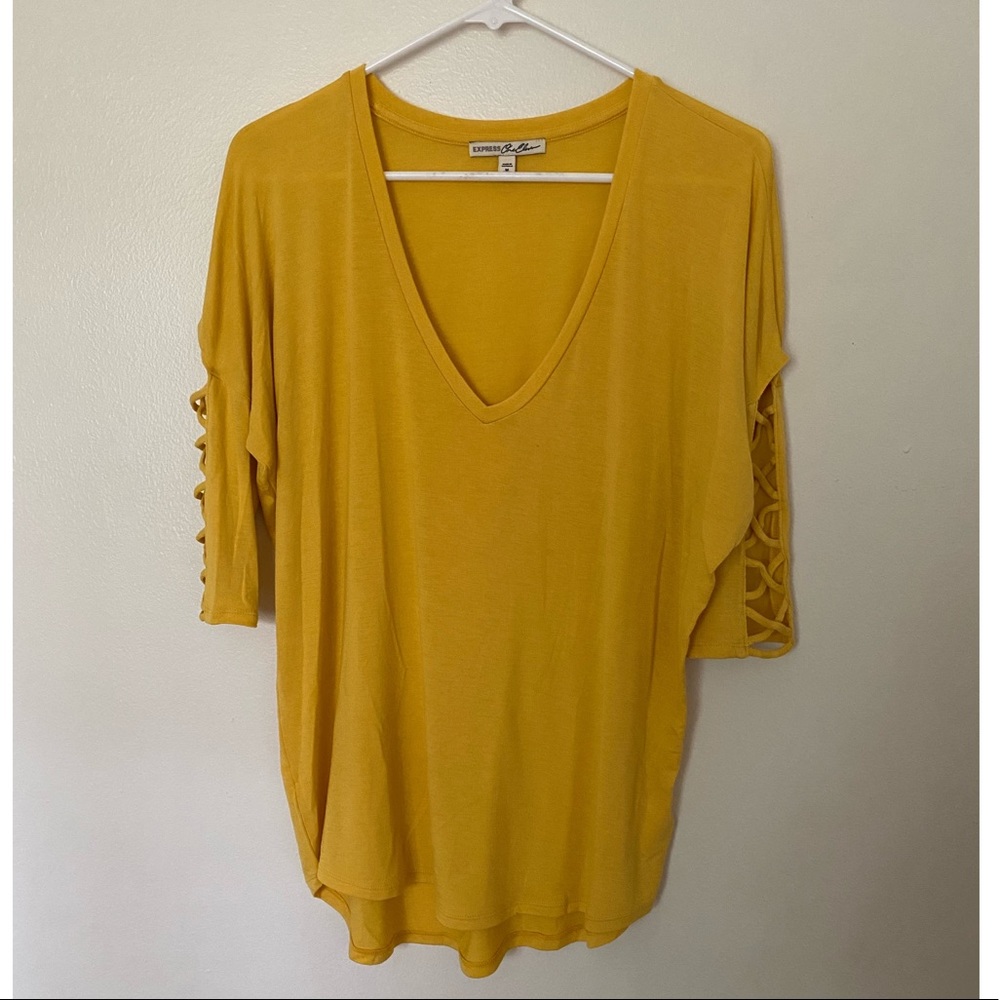 Mustard yellow quarter sleeve v neck top